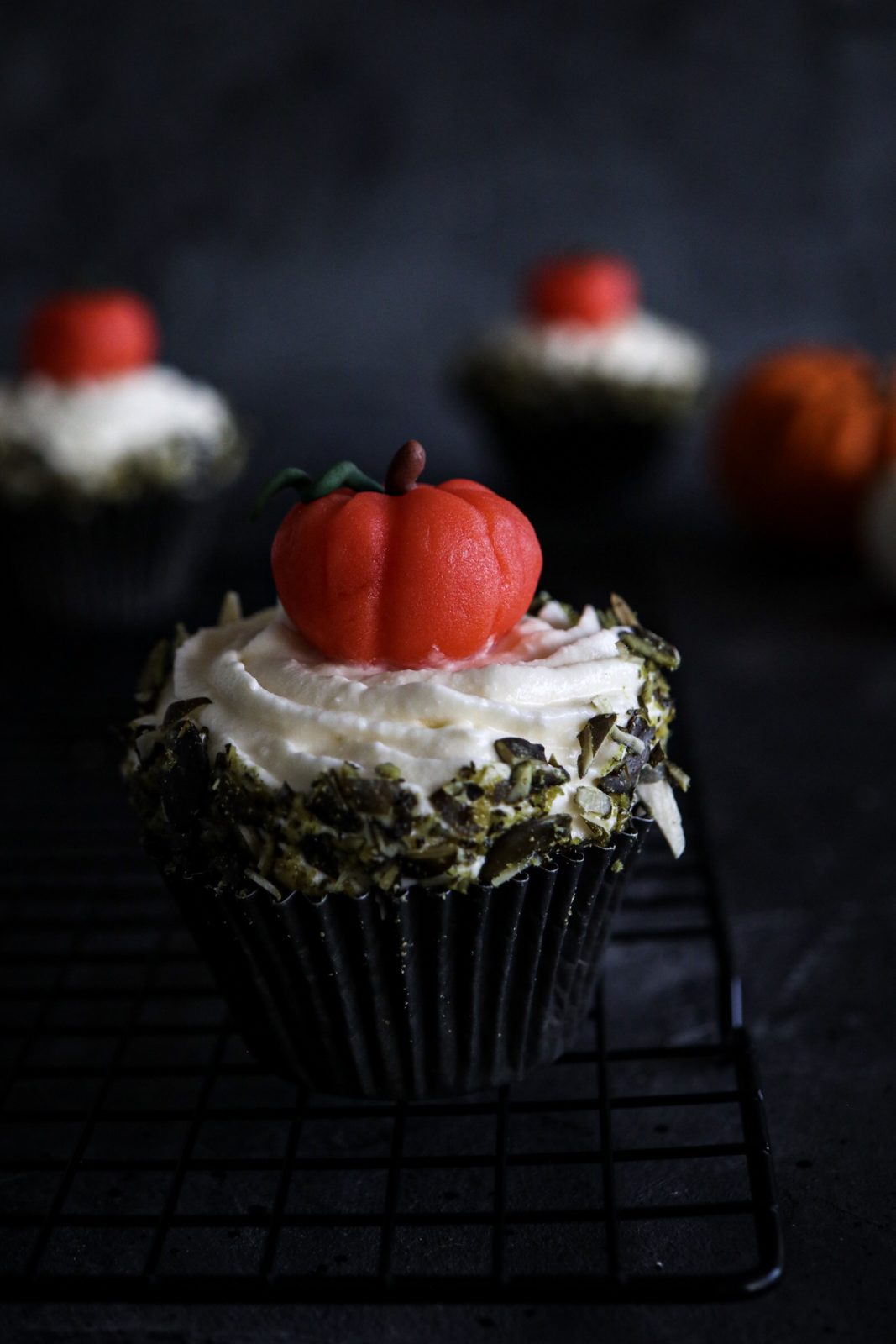 Pumpkin Cupcakes with Vanilla Cream Cheese Frosting