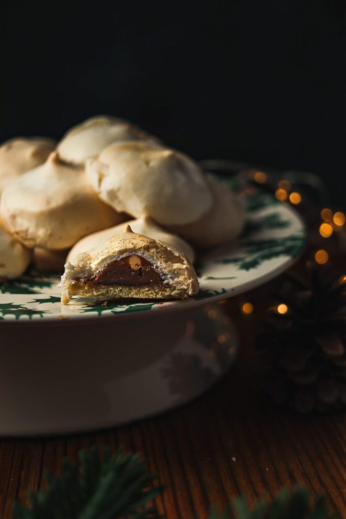 Toffee Meringue Cookies {with Toffifee!}