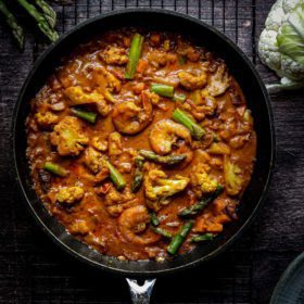 easy yellow curry recipe, sweet potato, asparagus, shrimps