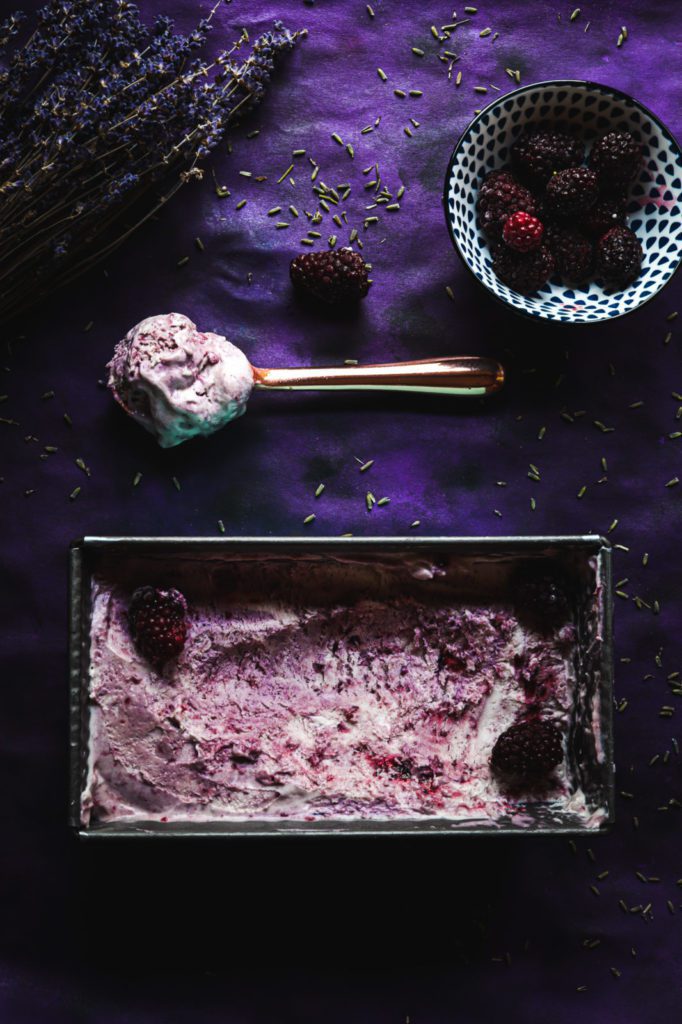 no churn ice cream with blackberries and lavender, blackberry recipes ice cream sandwiches