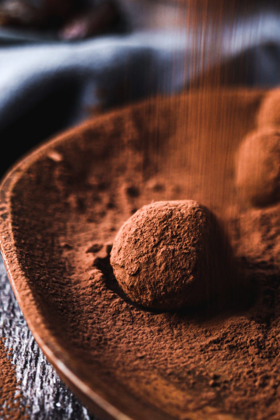 energy balls, healthy treat, chocolate brownie bliss balls