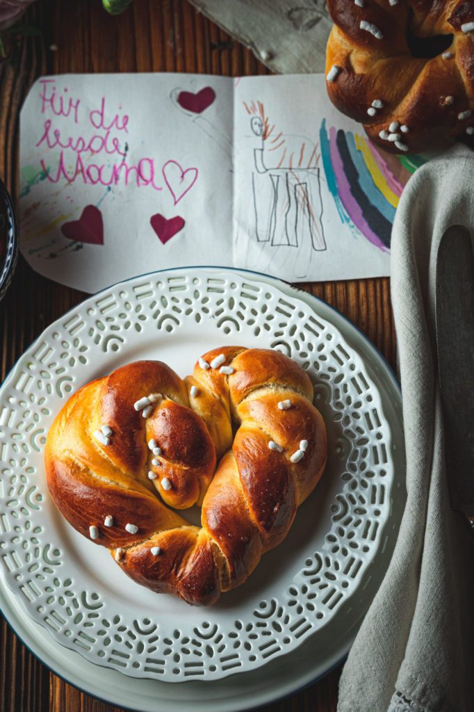 mother's day , homemade gift . brioche dough, sweet bread recipe, muttertagsgeschenk basteln