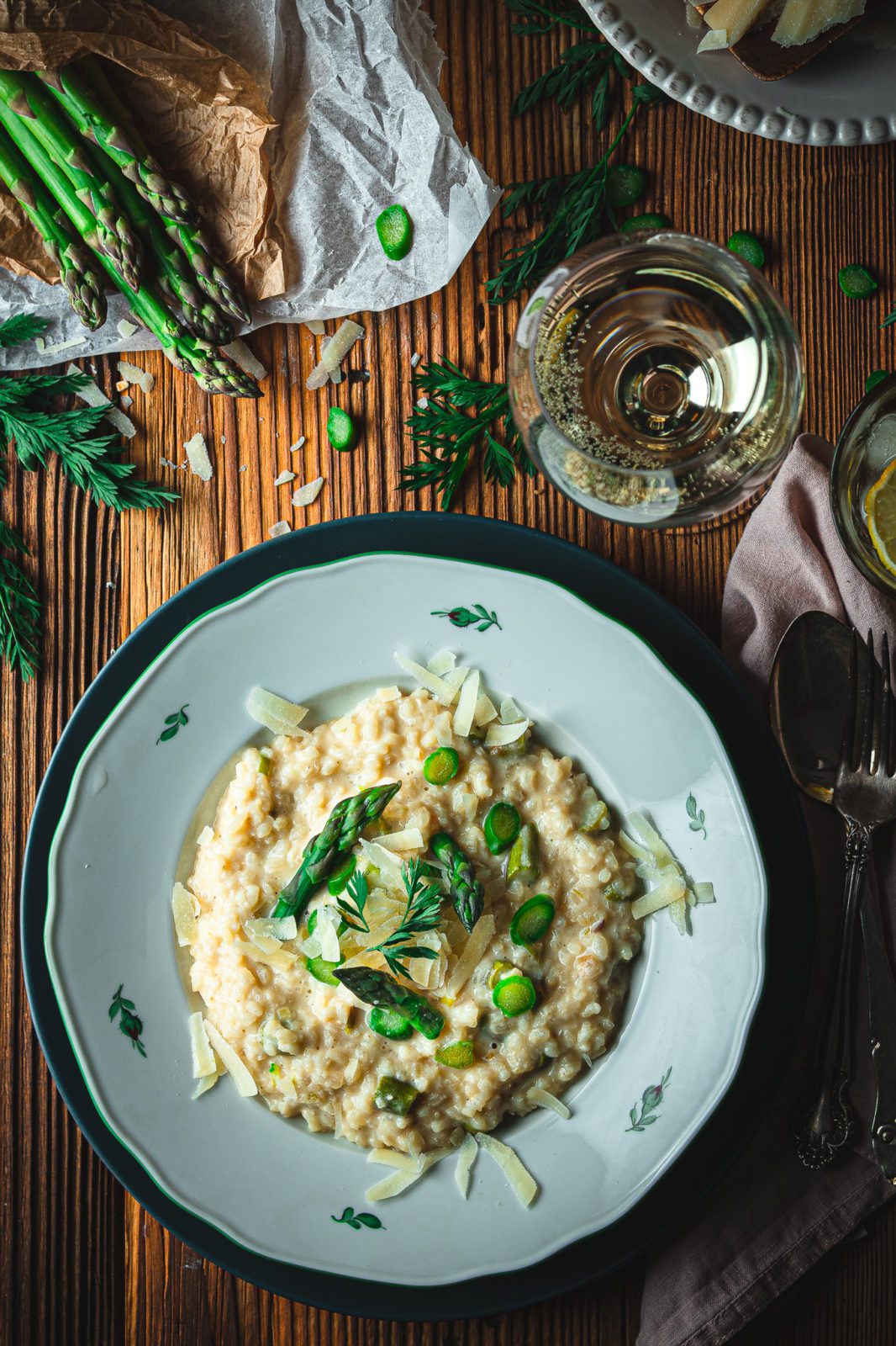 Creamy spring risotto recipe with green Asparagus and vermouth
