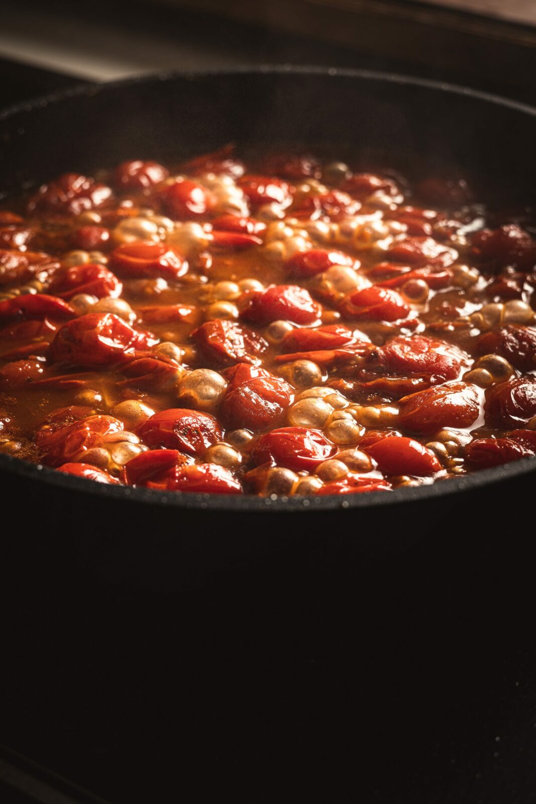 Tomato sauce, pasta recipe, summer recipe, shrimps, cherry tomatoes, rosemary, lemon, dinner recipe, date night